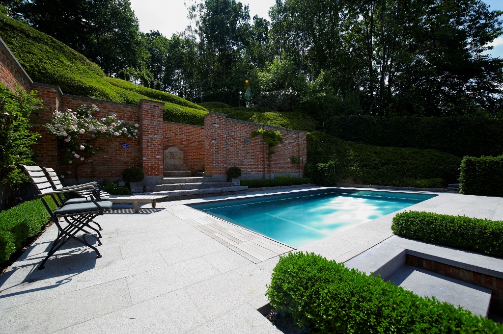 Eau de piscine verte : au secours ! Quel remède ?