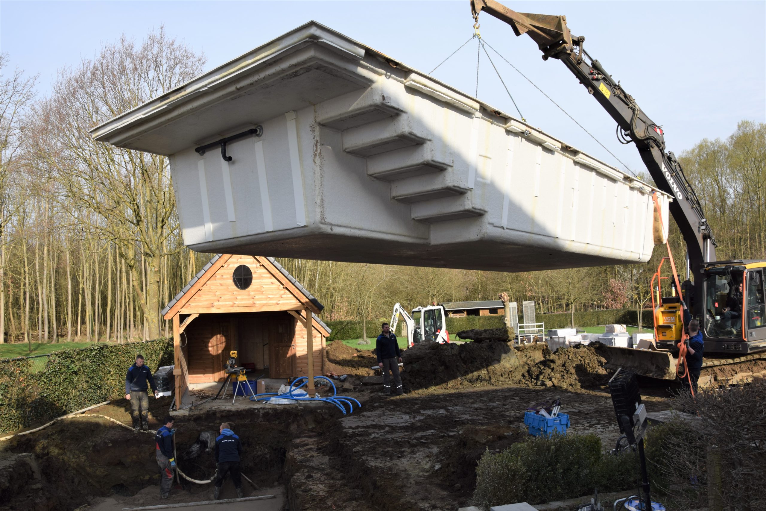 De Ultieme Zwembad vergelijker: Welk type zwembad past bij u?